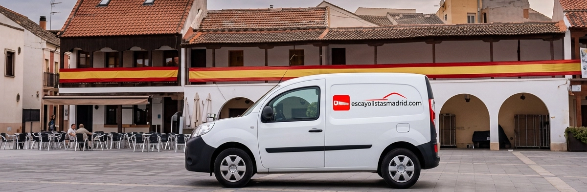 furgoneta de escayolista en una calle de pinto